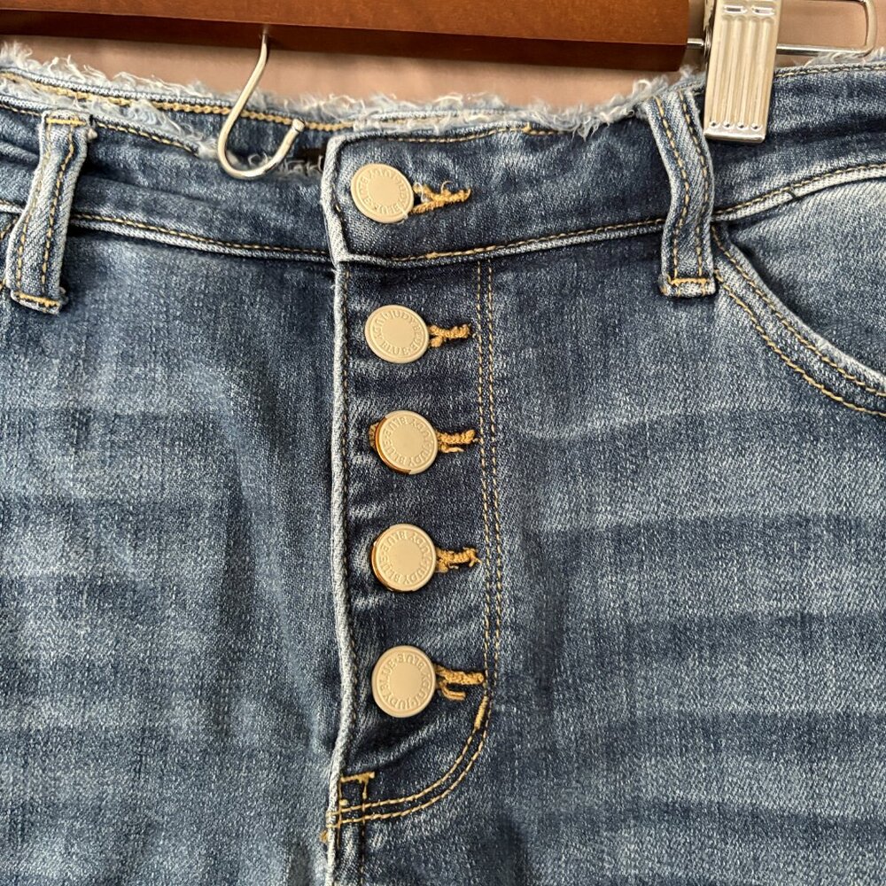 Judy Blue Shorts Women Mid Rise Frayed Button Fly Distressed Cuffed Size XL - Picture 2 of 9